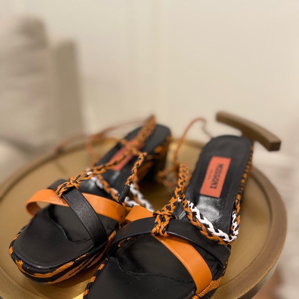 100% authentic Missoni lace up sandal. Size 38 - Picture 2 of 4